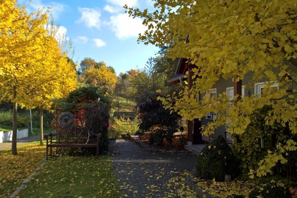 Entspannen Im Gruenen, Ferienwohnung Mit Eigenem Garten Keilberg Exterior foto